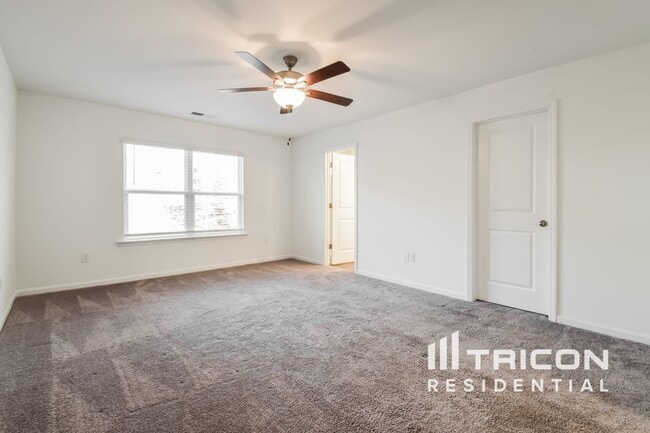 Building Photo - 2090 Rosemary Park Ln