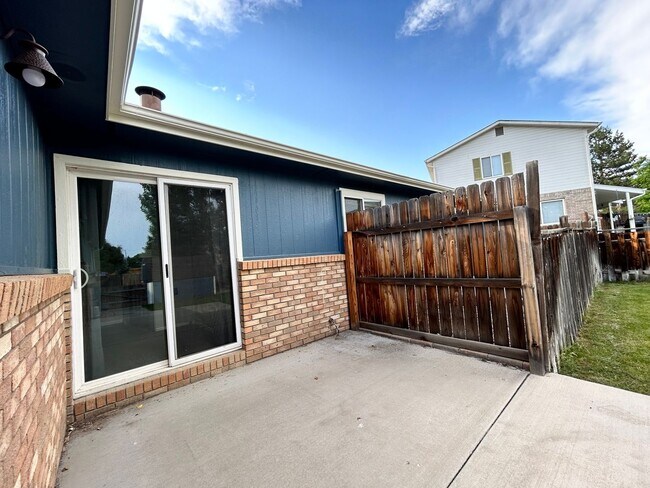 Building Photo - Spacious 3BR Duplex w/ Garage, Workshop, Large Backyard & Patio