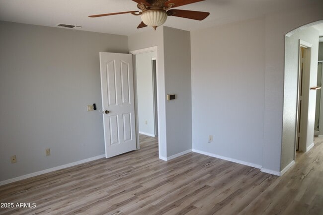 Building Photo - 8650 W Greenbrian Dr