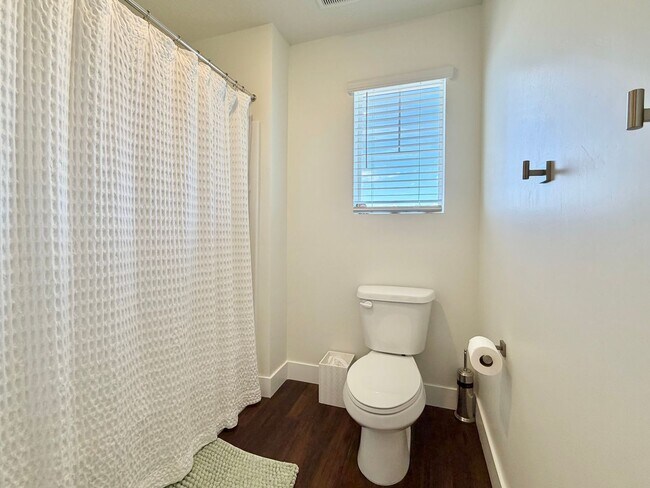 Building Photo - 7239 Woods Rose Dr