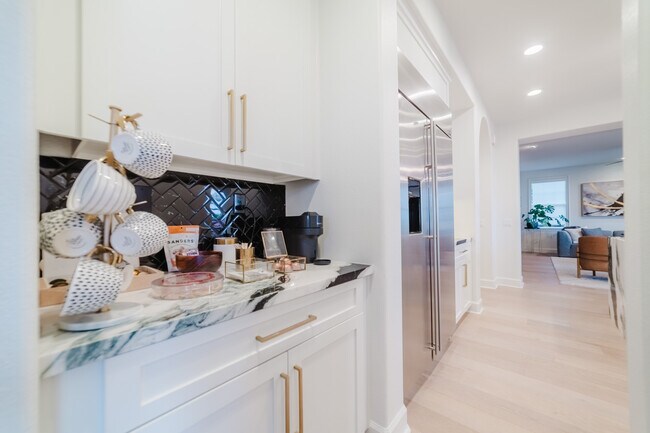 Building Photo - 7337 Corte TOMILLO