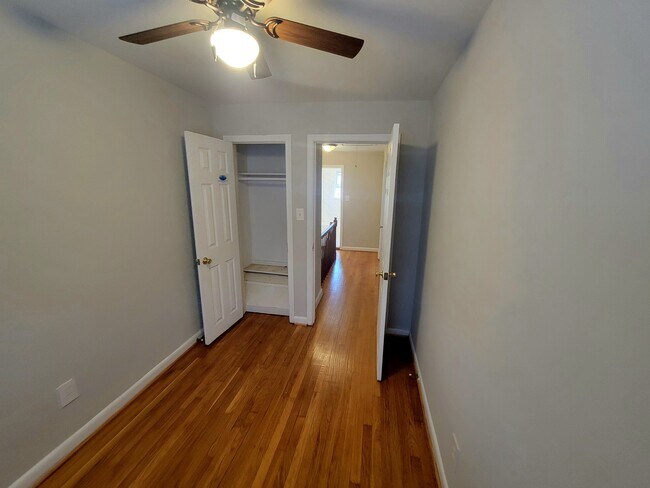 Building Photo - 2224 Graythorn Rd