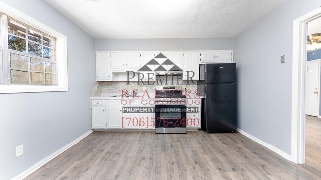 Building Photo - 3119 Fontaine Dr