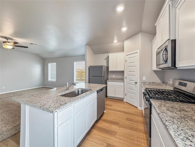 Building Photo - 1613 Ruby Dr