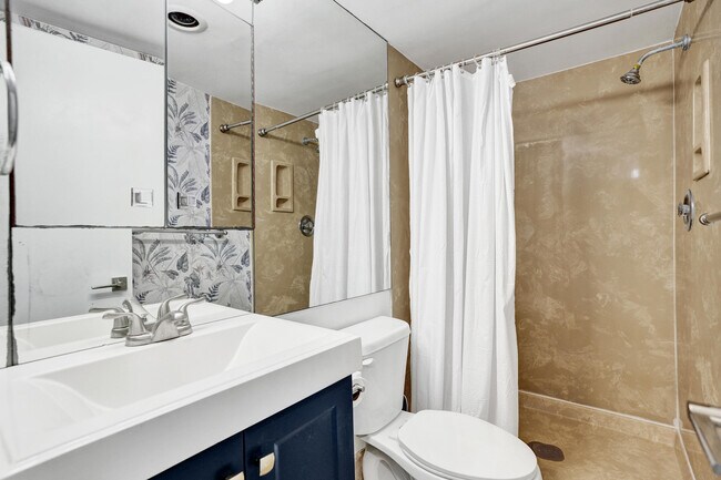 Building Photo - 1600 SE 15th St