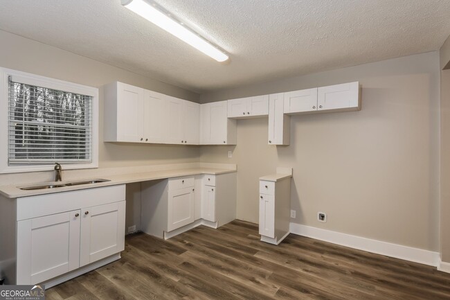 Building Photo - 3687 Saturn Dr NW