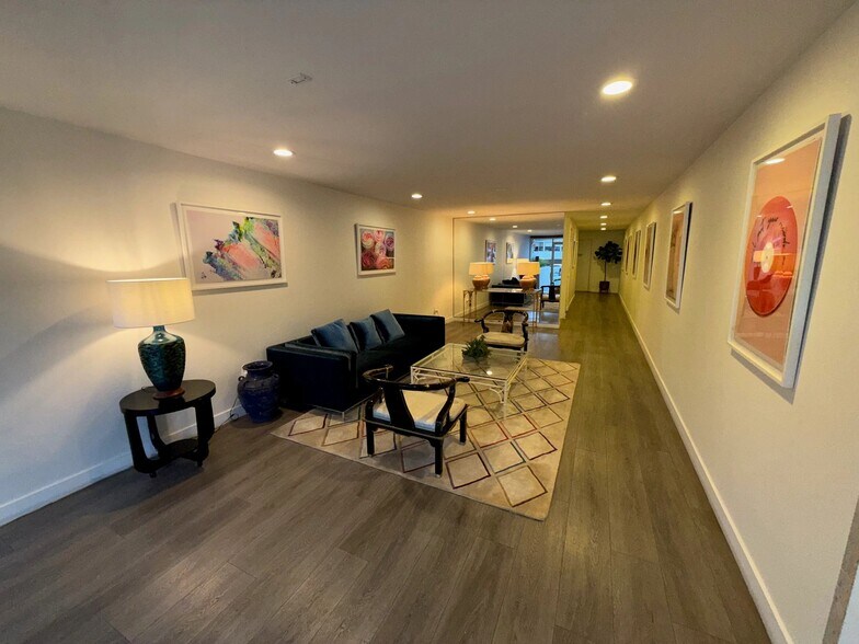 Building Photo - 1541 Hayworth Ave