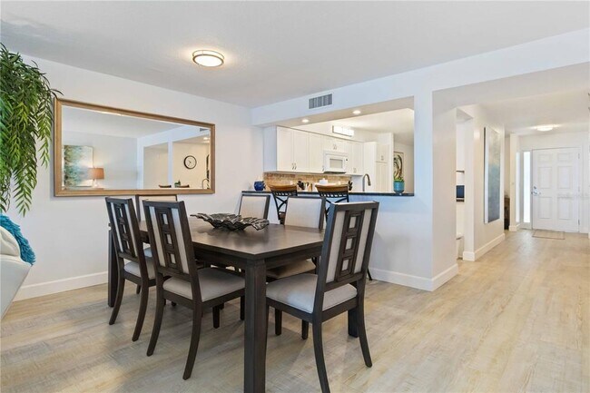 Building Photo - 3400 Ocean Beach Blvd