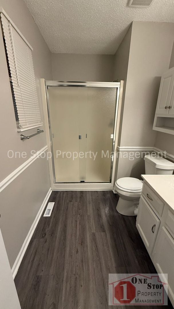 Building Photo - Cozy 3 bedroom 2.5 bathroom in Blue Springs, MO!