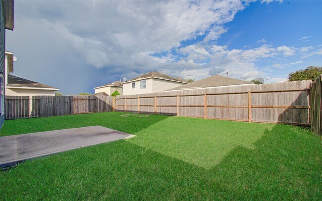 Building Photo - 8219 Tartan Ct