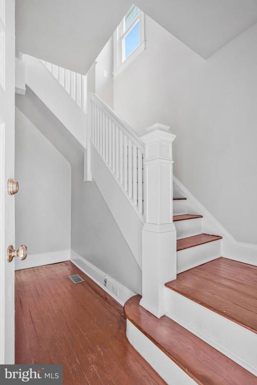 Building Photo - 508 Cording Ave