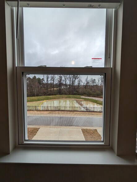 Building Photo - 5613 Edessa Ave