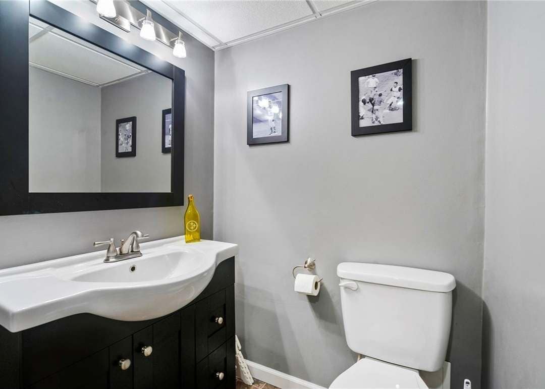 Building Photo - 699 Doris Dr