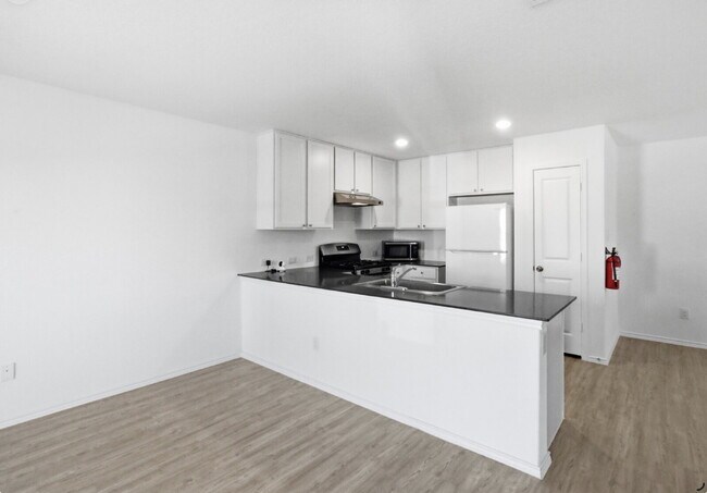 Building Photo - 8918 Solar Cv