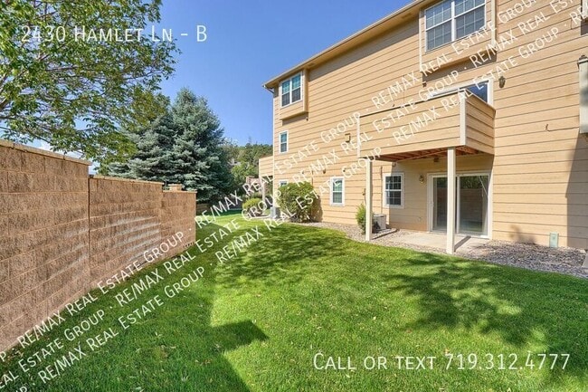 Building Photo - 2430 Hamlet Ln