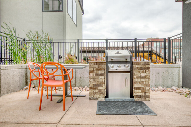 Building Photo - 2298 W 28th Ave