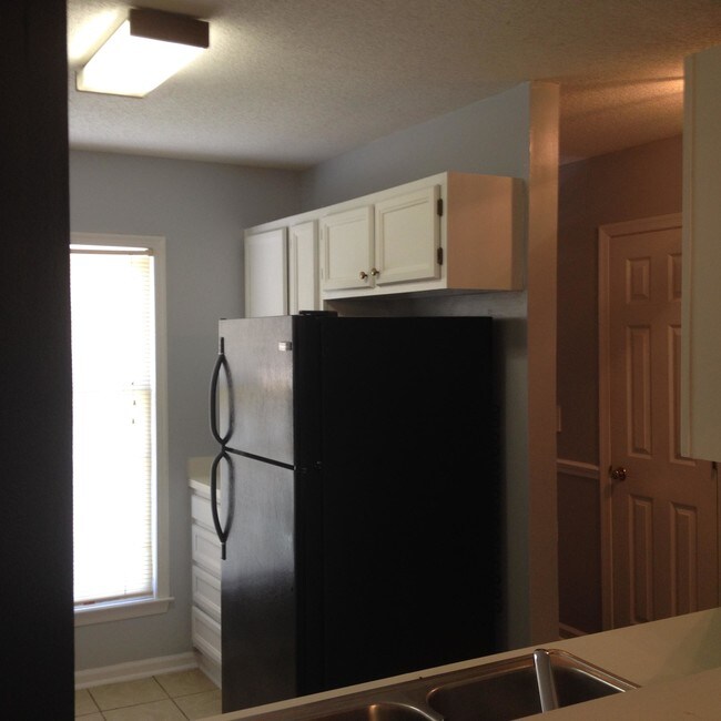 Building Photo - 803 Reserve Way