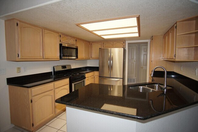 Building Photo - 6525 Brisa Del Mar Dr