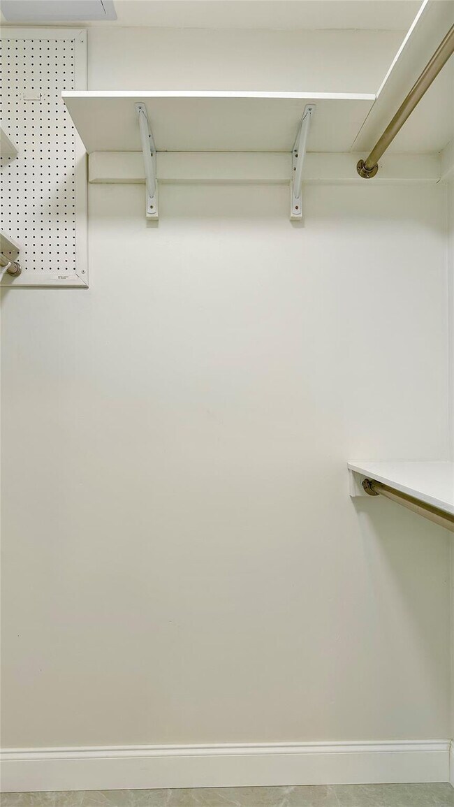 Building Photo - 1145 NE 17th Terrace