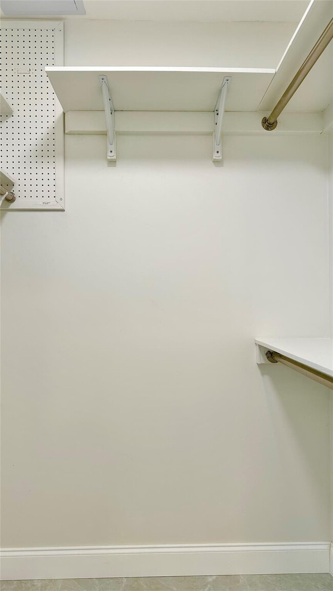 Building Photo - 1145 NE 17th Way