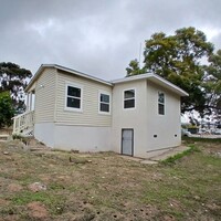 Building Photo - Detached home with large yard