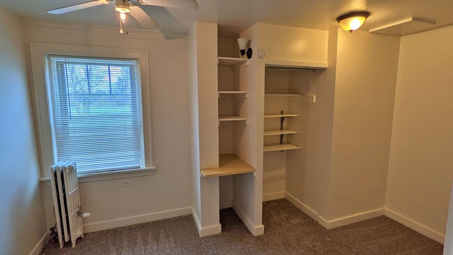 Building Photo - Historic Spacious 2 Bed 1 Bath with Study ...