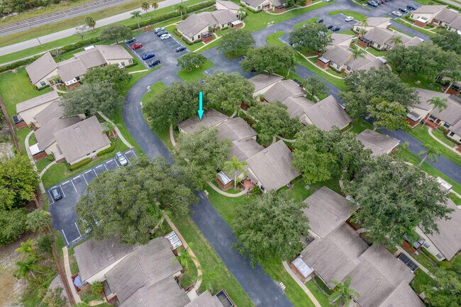 Building Photo - 8019 SE Villa Cir