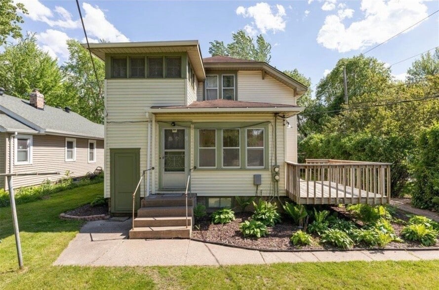Building Photo - 701 Sherwood Ave