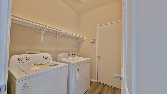 Building Photo - 16006 Arapaho Bend Ln