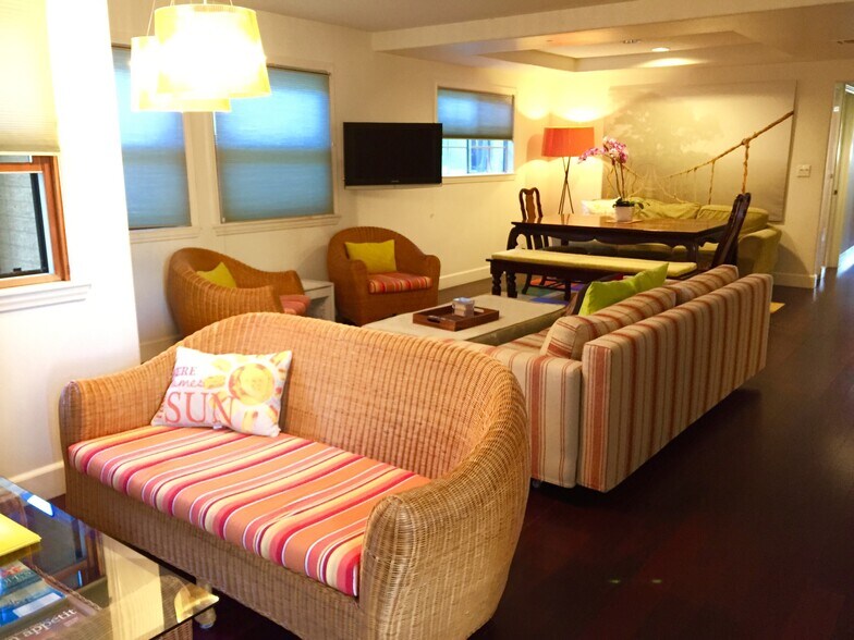 Building Photo - 126 Galleon St