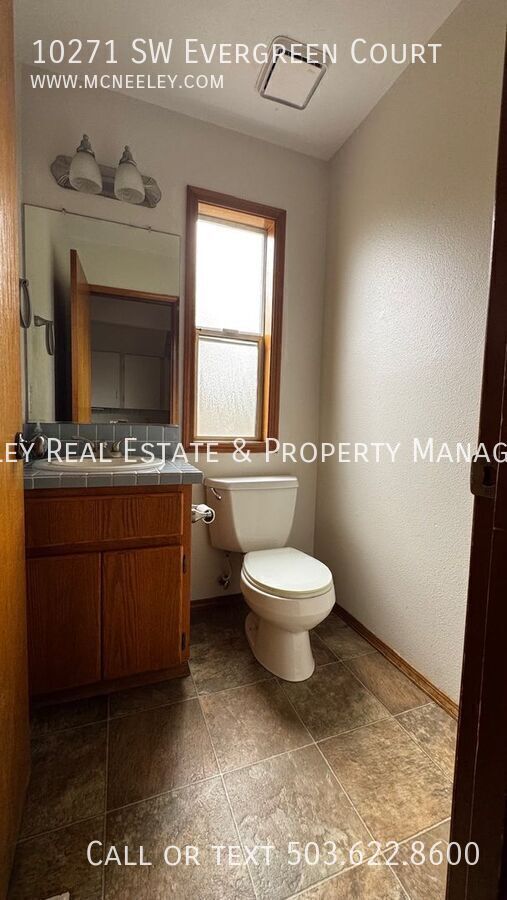 Building Photo - 10271 SW Evergreen Ct