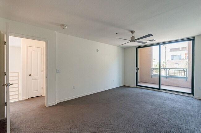 Building Photo - 16 W Encanto Blvd