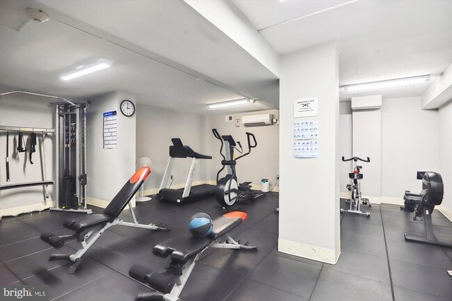 Building Photo - 4000 Tunlaw Rd NW