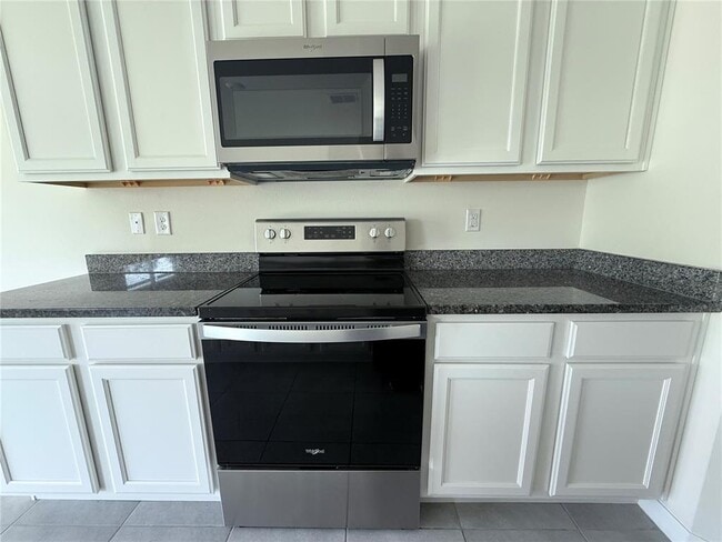 Building Photo - 5350 Pine Lilly Dr