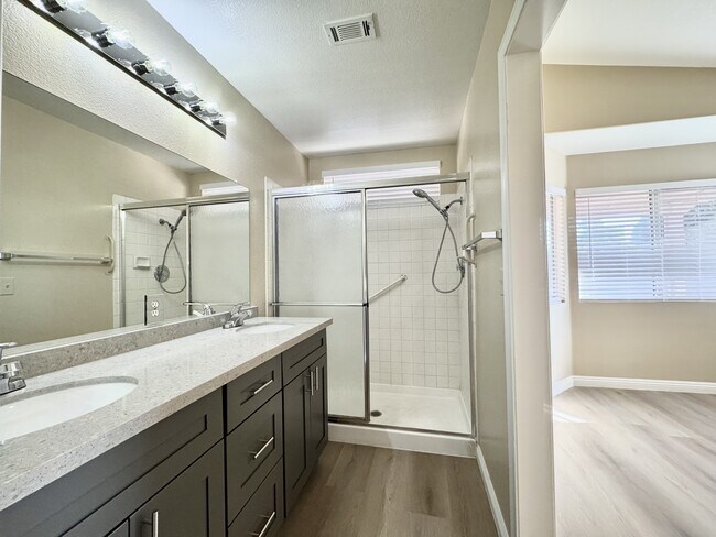 Building Photo - 1009 Torington Dr