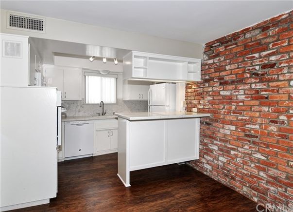 Building Photo - 111 19th St