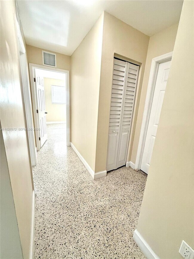 Building Photo - 9740 Sterling Dr