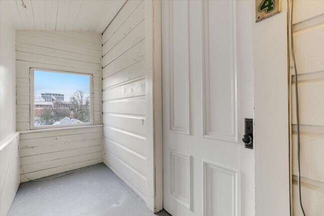 Building Photo - Charming 1-Bedroom Coming Soon!