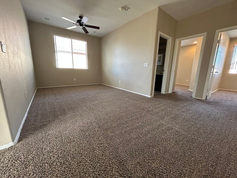 Building Photo - 5163 W Village Dr