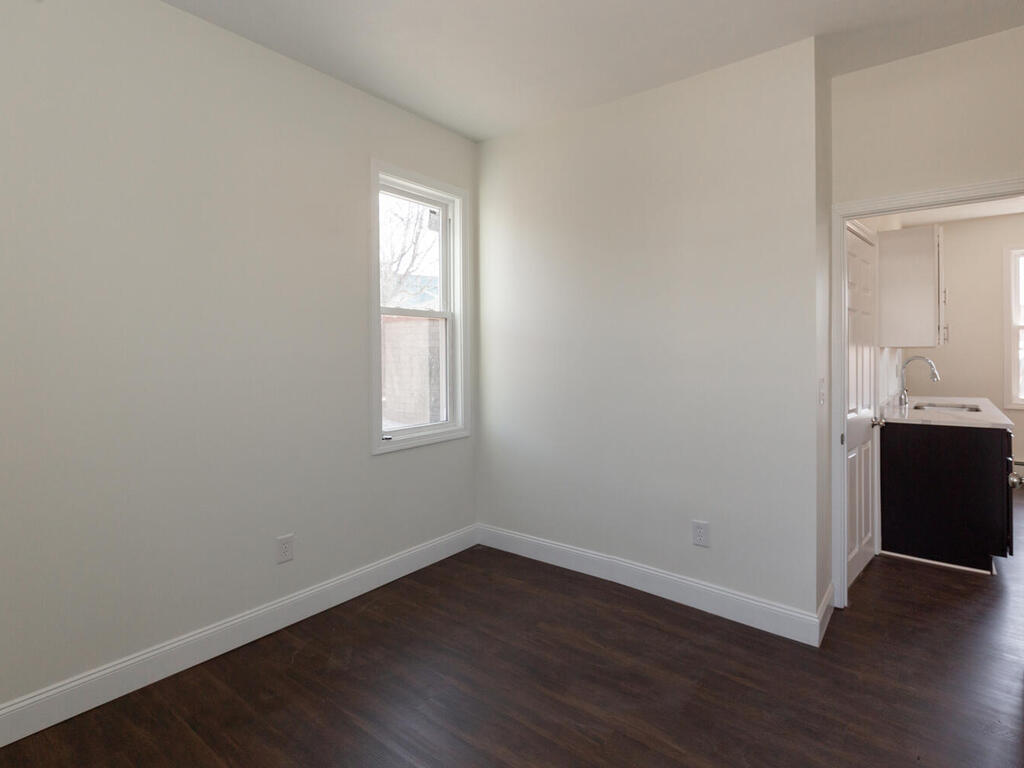 Building Photo - 35 Valley St