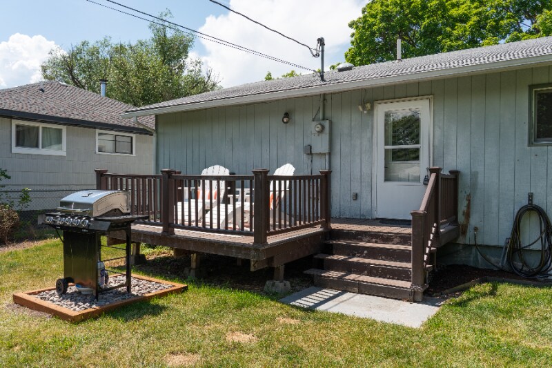 Building Photo - 925 3rd Ave W