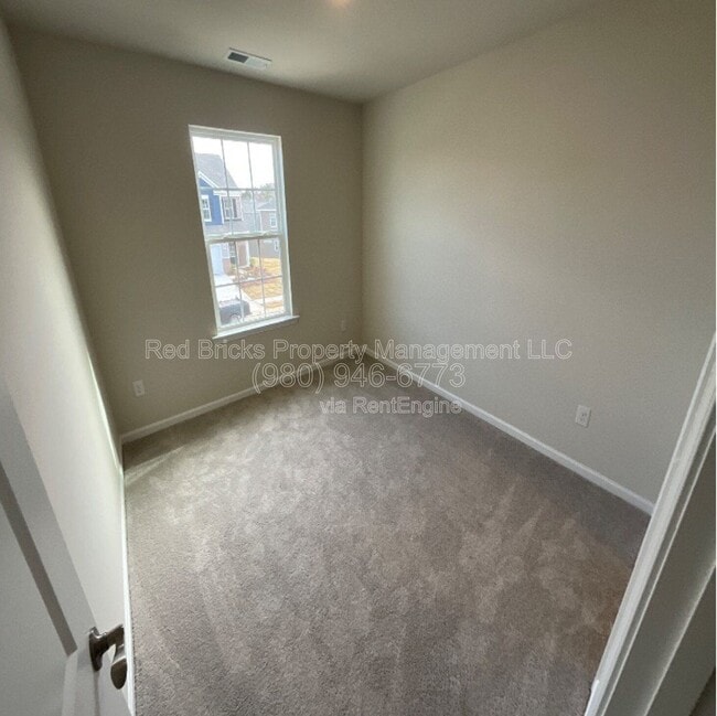 Building Photo - 1618 Swallow Tail Dr