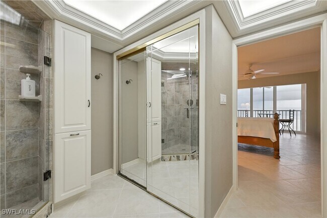 Building Photo - 26000 Hickory Blvd