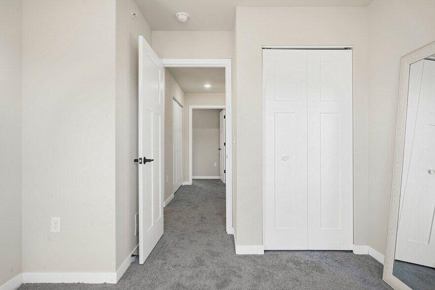 Building Photo - 5713 Eternity Dr