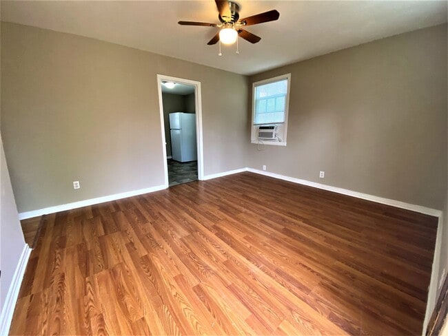 Building Photo - 982 Woody Hills Dr