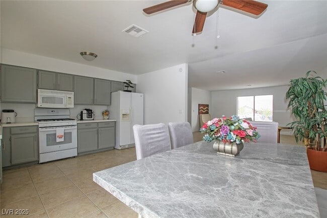 Building Photo - 396 Dooley Dr