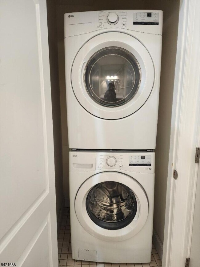 Building Photo - 1677 Springfield Ave