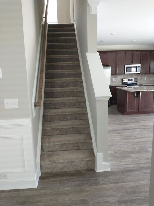 Building Photo - Coming Soon - Gorgeous Home with 4 bedroom, 2.5 bath and large loft area!