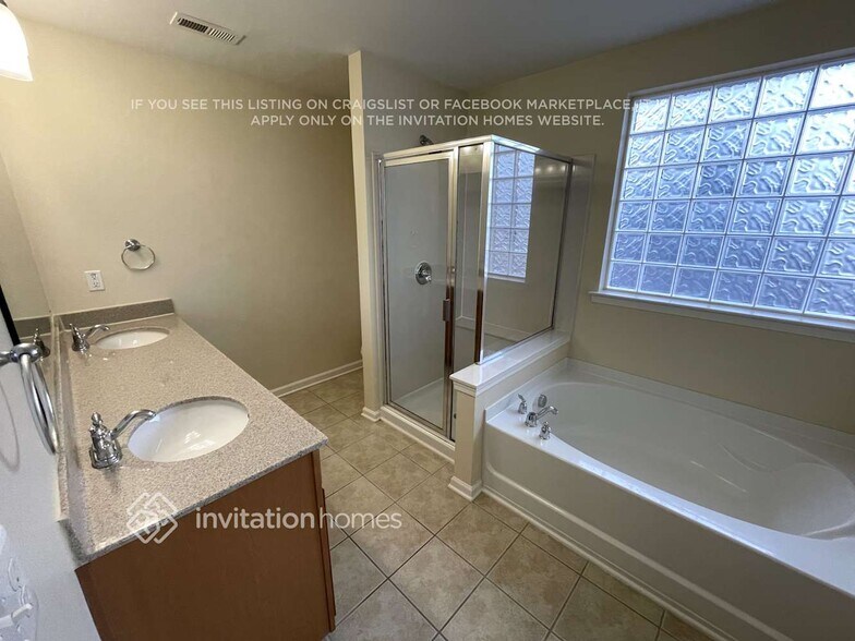 Building Photo - 13611 Delstone Dr