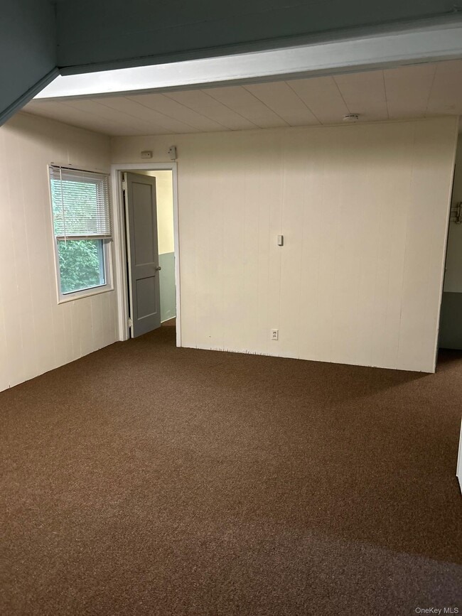 Building Photo - 31 Brightwaters Dr